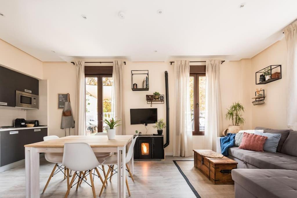 Atico Con Terraza Y Chimenea Junto A Universidad Alcala de Henares Bagian luar foto